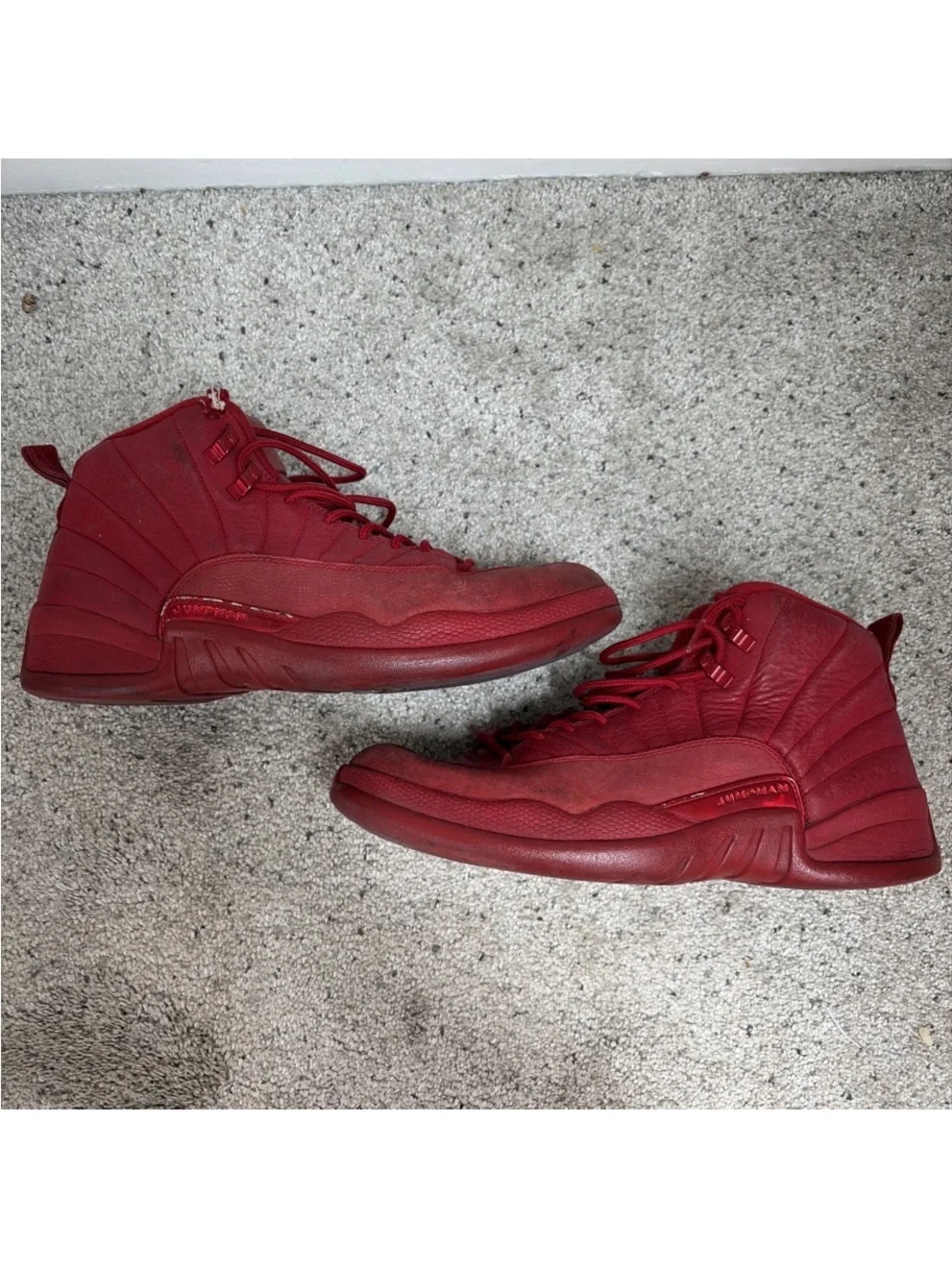 Air jordan 12 shoes  Men's size 11.